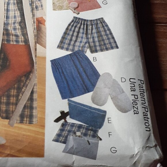 McCalls Pattern 9137 Unisex Womens Mens Robe Shorts Accessories Z UNCUT XLG  XXL - Picture 9 of 9
